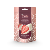 Fruelle Pearl White verpakking met gevriesdroogde aardbeien omhuld met witte chocolade